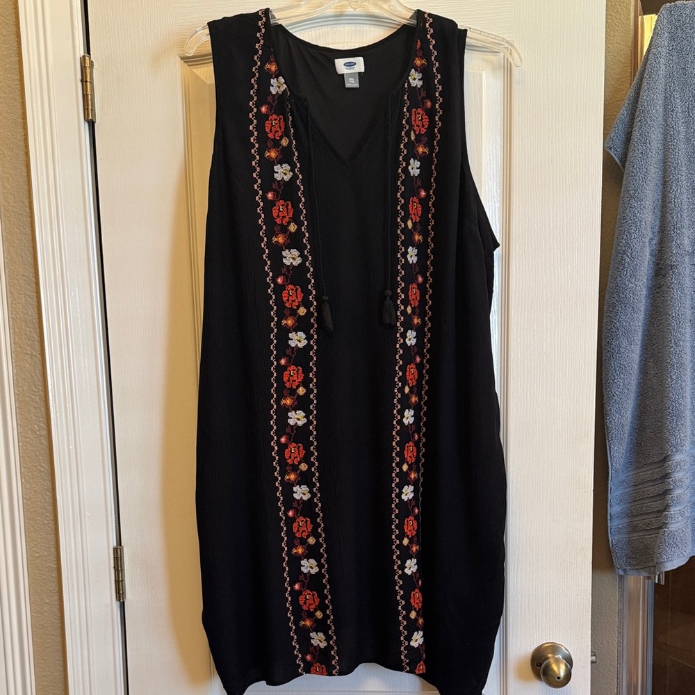 Old Navy Black Sleeveless Dress with embroidered flowers